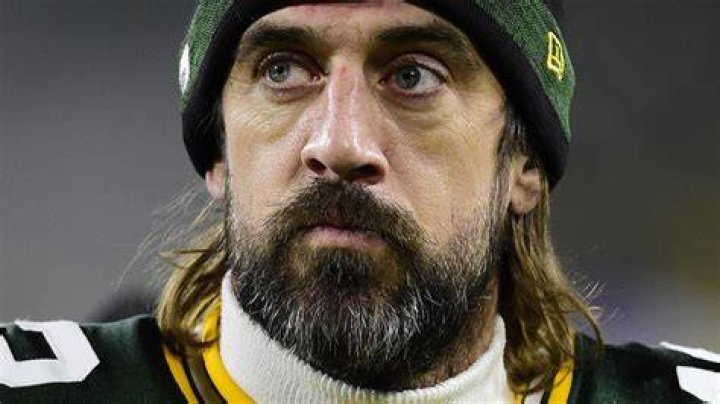 Aaron Rodgers with Beard: The Ultimate Guide to His Manly Look