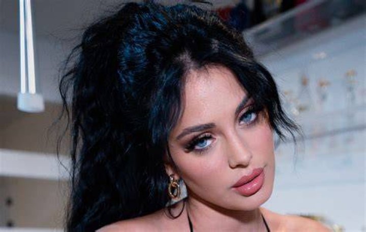 Camilla Araujo Nudes: Debunking Myths, Understanding Privacy, and Exploring Camilla's Career