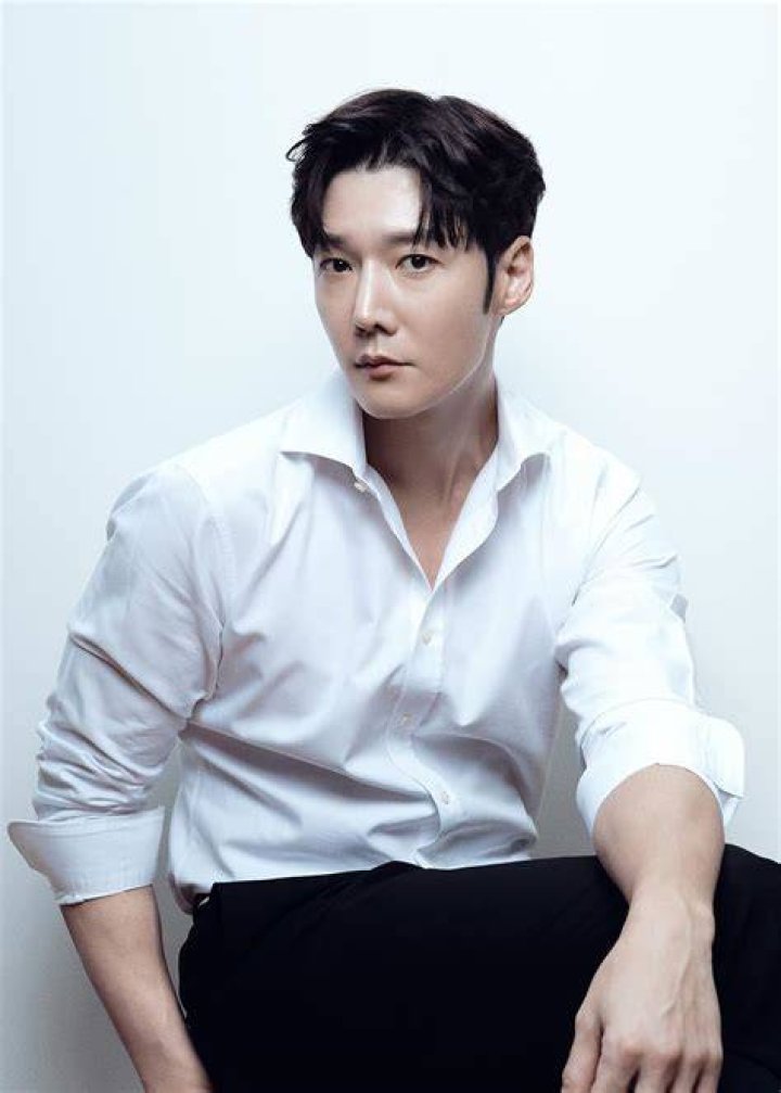 Choi Jin-hyuk: A Rising Star in the World of Entertainment