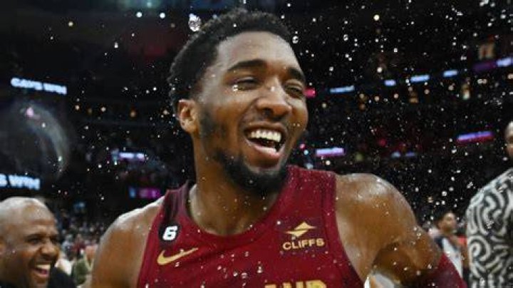 Donovan Mitchell Shines with 11 Assists in Double-Double Against Clippers on March 18, 2025