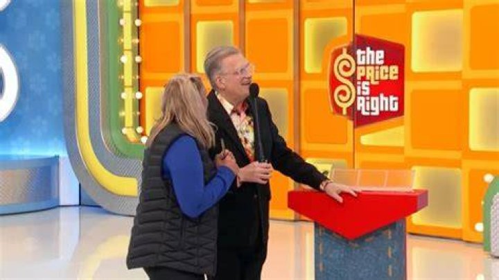 Drew Carey Apologizes for Forgetting to Give Contestant Their Winnings: A Comprehensive Look