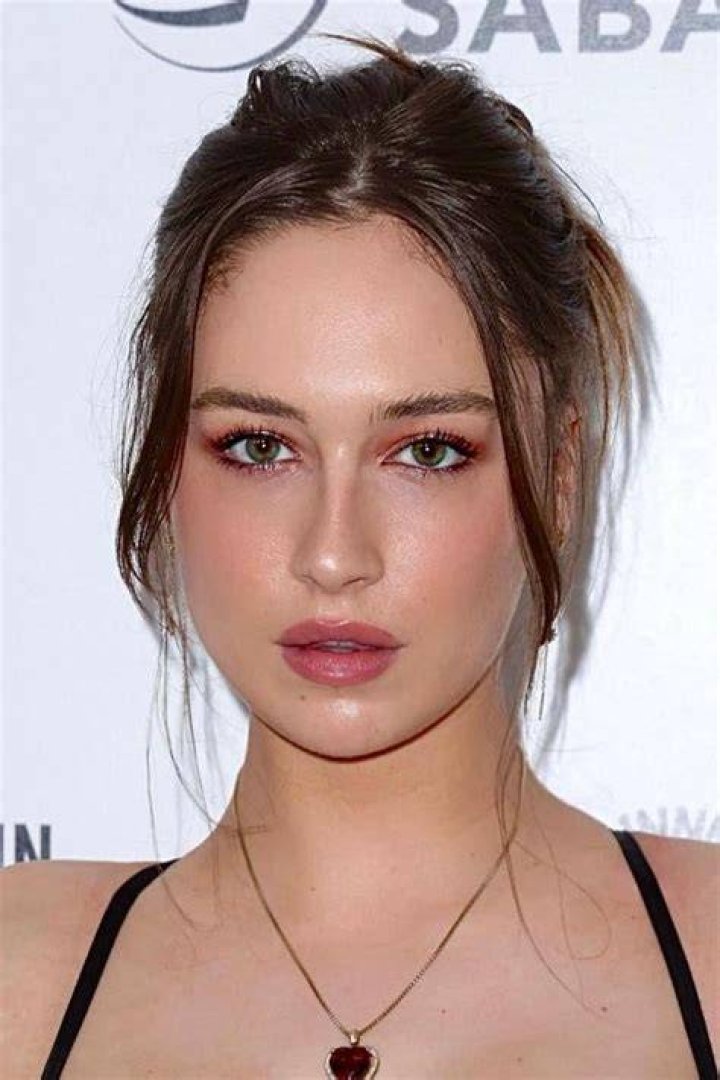 Elsie Hewitt: The Remarkable Life and Contributions of a Hidden Gem
