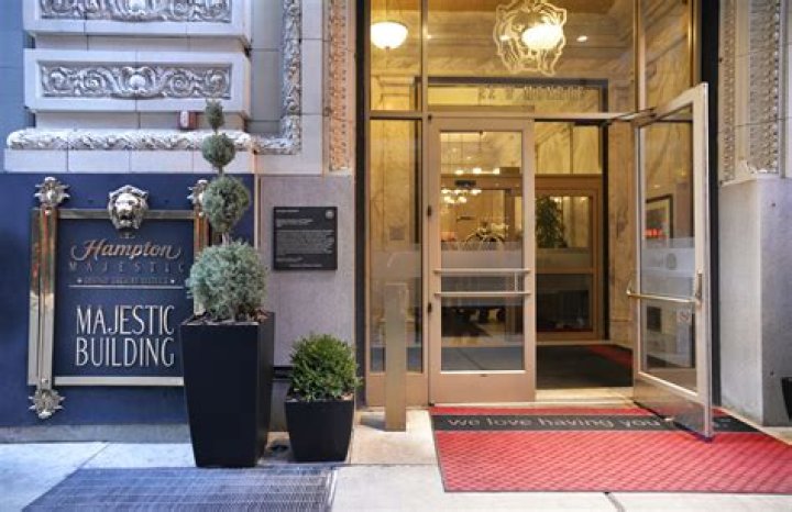 Hampton Inn Majestic Chicago: A Premier Stay in the Heart of the Windy City