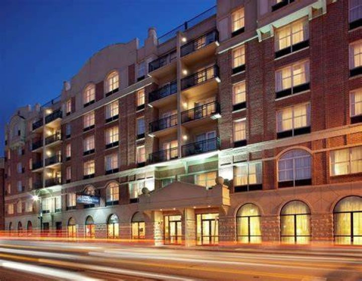 Hilton Garden Inn Historic Savannah: A Premier Stay in the Heart of Southern Charm