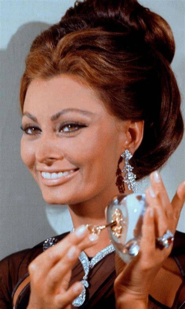 How Old is Sophia Loren? Discover the Timeless Beauty of a Legend
