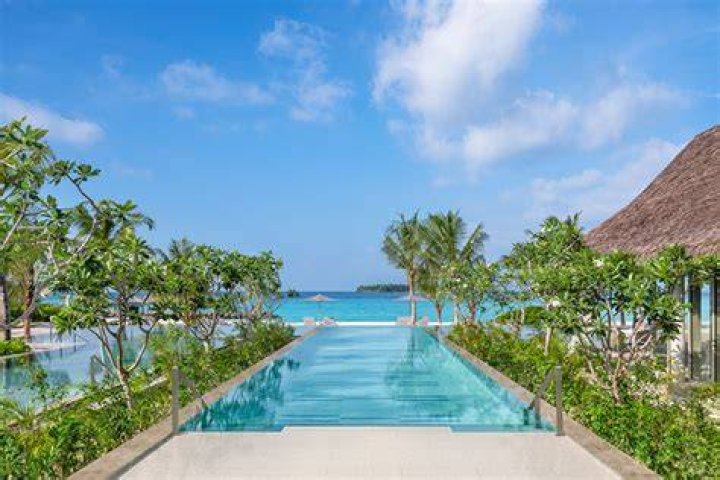 Marriott Hotelinger Island: A Paradise Retreat for Every Traveler