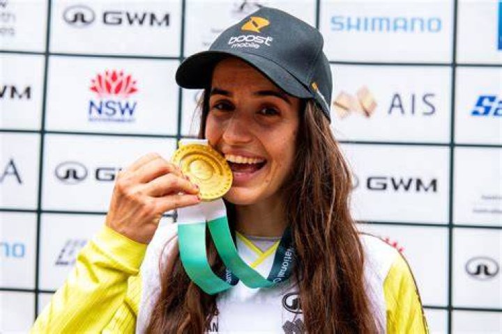 Unveiling Ellie Evelyn Smith's Age: The Journey of a Rising Star