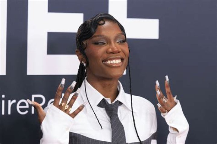 Who is Victoria Mon&eacute;t: A Rising Star in the Music Industry